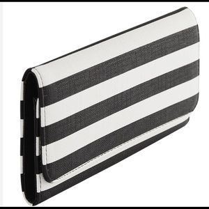 KUT from The Kloth vegan leather wallet